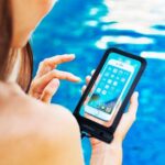 SPIGEN A600 UNIVERZALNA VODOOTPORNA TORBICA za sve mobitele (CRNA) - Slika 5