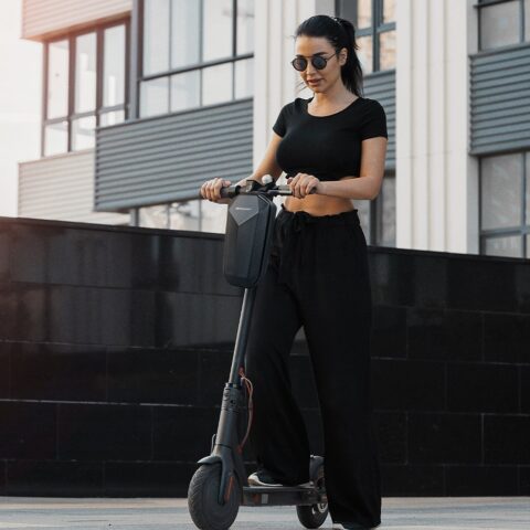 Vodootporna WOZINSKY torbica za elektro romobil ”4L” crna UNIVERZALNA - Slika 13