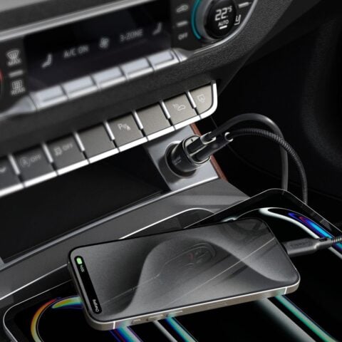 4 SPIGEN EV482 ARCSTATION ESSENTIAL brzi auto punjač 48W - Slika 4