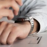 RINGKE METAL ONE AIR APPLE WATCH 8 / 9 / 10 / 11 / SE / ULTRA (44 / 45 / 46 / 49 mm) srebrna - Slika 7