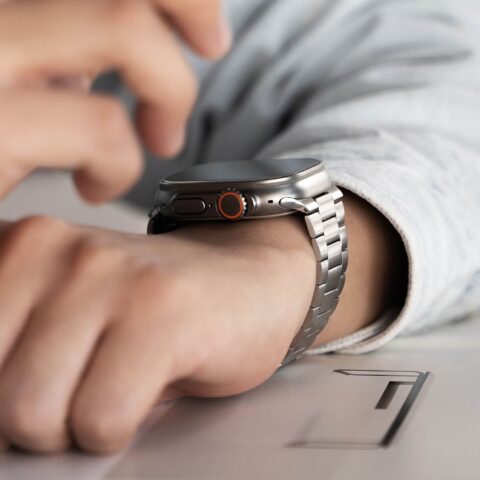 RINGKE METAL ONE AIR APPLE WATCH 8 / 9 / 10 / 11 / SE / ULTRA (44 / 45 / 46 / 49 mm) srebrna - Slika 7