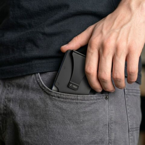 Tech-Protect Thorn novčanik s karticama RFID signal blocker (crna) - Slika 5